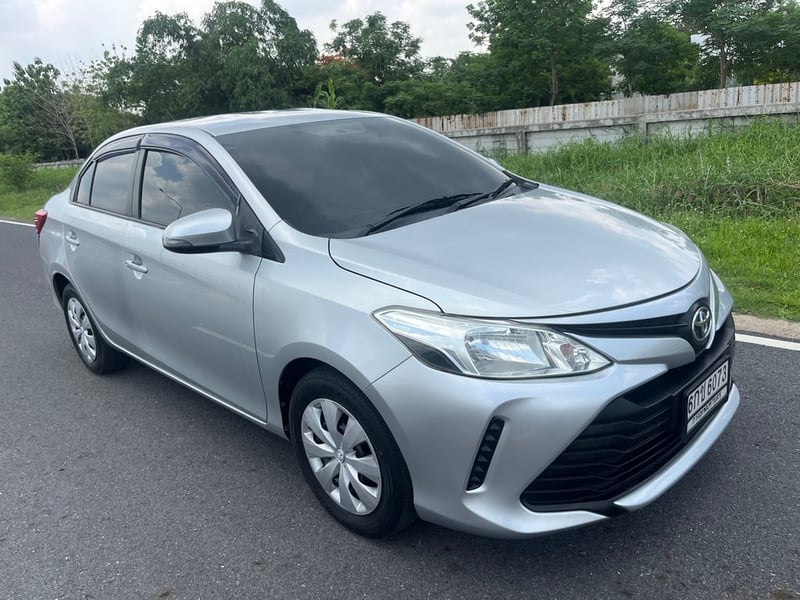 2017 Toyota vios 1.5 J AT สีเทา  ราคา 238,000.-  สอบถาม 0853375537 เอ
