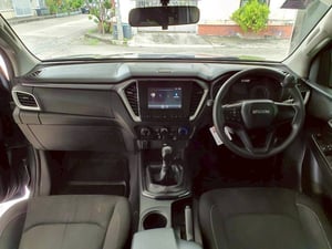 ISUZU D-MAX 1.9L Ddi HI-LANDER ISUZU D-MAX 1.9L Ddi HI-LANDER
