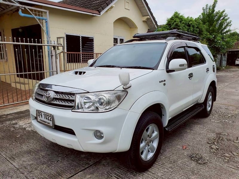 FORTUNER  3.0V 4WD ปี 2011