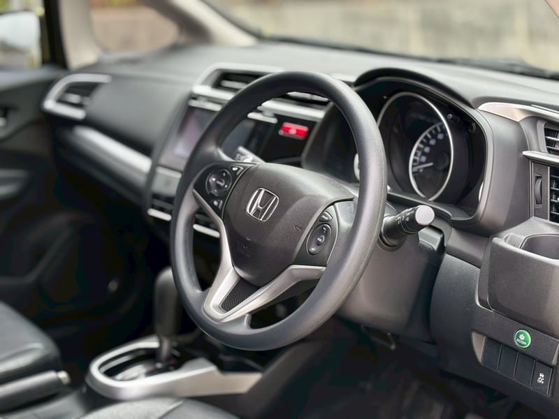 Honda jazz 1.5 sv top