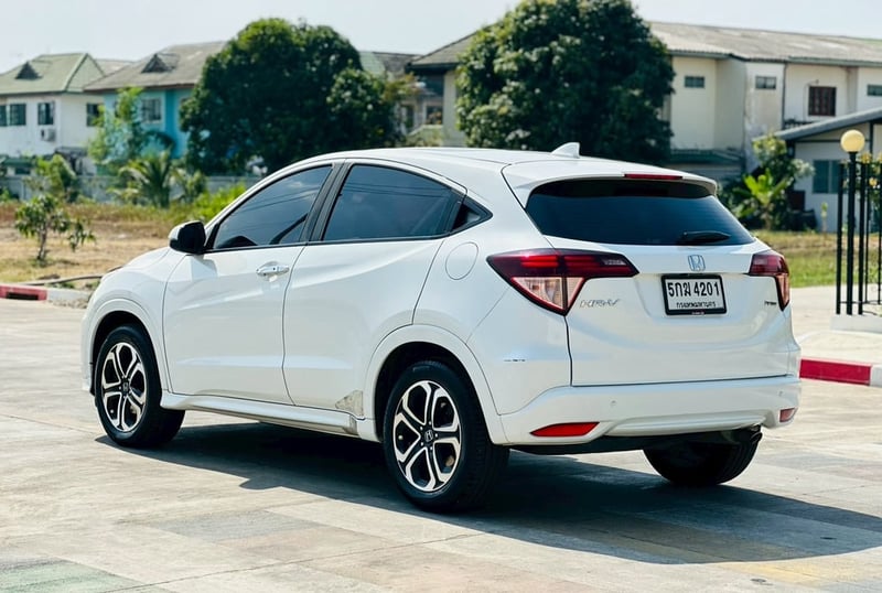 #HONDA HRV 1.8EL SUNRUFF TOP ปี2016 สีขาว เกียร์ออโต้ เครื่องเบนซิน