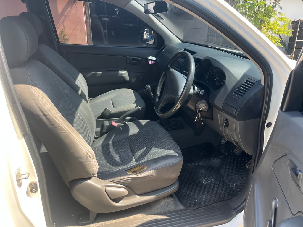 2012 Toyota Vigo 2.5 mt cab 2012 Toyota Vigo 2.5 mt cab