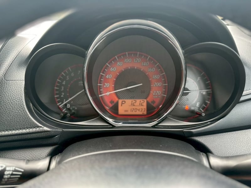 รถบ้าน ECO CAR ชุดแต่งรอบคัน ราคาน่ารัก ไมล์แท้ เข้าศูนย์ตลอด   #TOYOATA YARIS 1.2G ปี2017 สีขาว เกียร์ออโต้ เครื่องเบนซิน