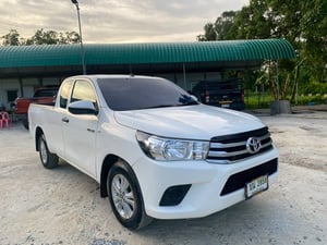 2016 Toyota Revo 2.4 cab 2016 Toyota Revo 2.4 cab