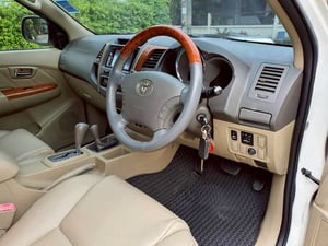 FORTUNER  3.0V 4WD ปี 2011