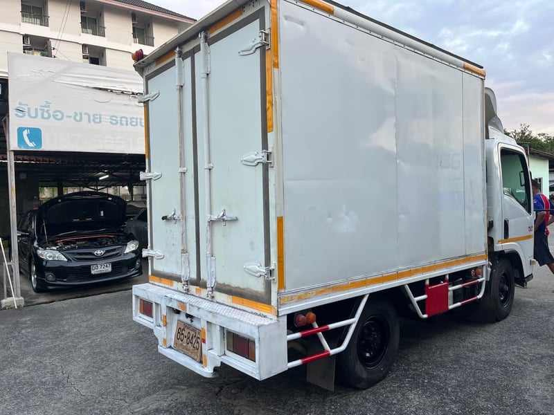 ISUZU NLR รถบรรทุก 4ล้อ ตู้แห้ง ปี2011 เลขไมล์น้อยกว่า 500,000 กม. ISUZU NLR รถบรรทุก 4ล้อ ตู้แห้ง ปี2011 เลขไมล์น้อยกว่า 500,000 กม.