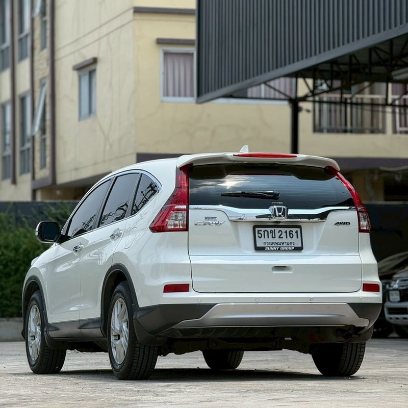 Honda CR-V G4 2.0 E (4WD) ปี 2016 สีขาว –รถ5ที่นั่ง ขับ 4 ล้อ สภาพสวยจัด ราคา 399,000.-  ✨ เครดิตดี ฟรีดาวน์ ✨ ผ่อน 7,xxx