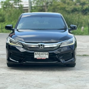 Honda Accord 2.0E ปี2018  19 สีดำ ราคา369,000บาท ไมล์29x,xxx km. มือเดียวป้ายแดง