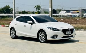 รถบ้านเข้าใหม่ รถสวย มือเดียวป้ายแดง ไมล์แท้ เข้าศูนย์ตลอด ราคาดี เดิมทุกจุด น้อตไม่ขยับ  #MAZDA3 2.0SP SPORT ปี2015 สีขาว เกียร์ออโต้ เครื่องเบนซิน  ราคา 319,000บาท