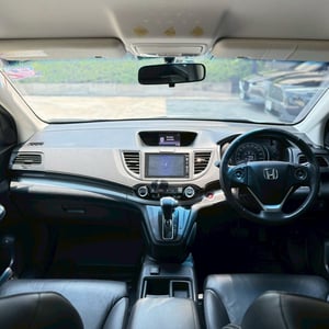 Honda CR-V G4 2.0 E (4WD) ปี 2016 สีขาว –รถ5ที่นั่ง ขับ 4 ล้อ สภาพสวยจัด ราคา 399,000.-  ✨ เครดิตดี ฟรีดาวน์ ✨ ผ่อน 7,xxx