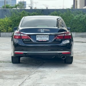 Honda Accord 2.0E ปี2018  19 สีดำ ราคา369,000บาท ไมล์29x,xxx km. มือเดียวป้ายแดง
