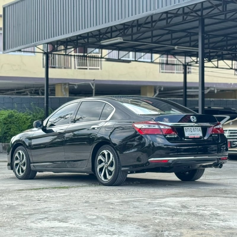 Honda Accord 2.0E ปี2018  19 สีดำ ราคา369,000บาท ไมล์29x,xxx km. มือเดียวป้ายแดง