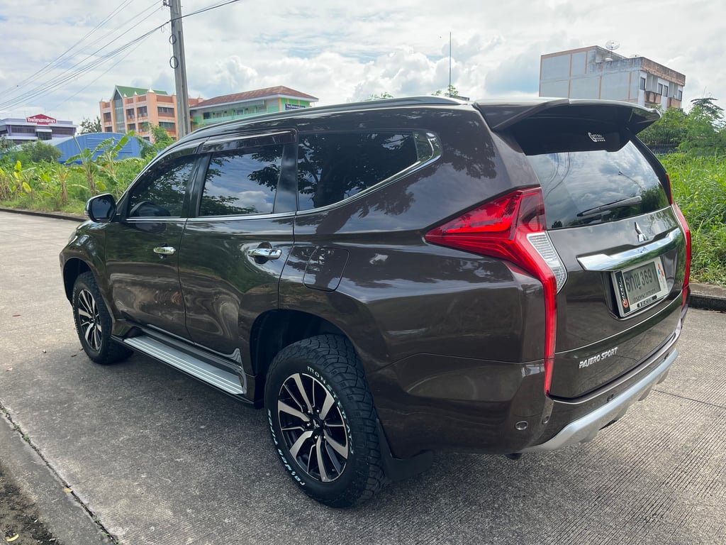 Mitsubishi pajero 2.4 GT 2017 Mitsubishi pajero 2.4 GT 2017