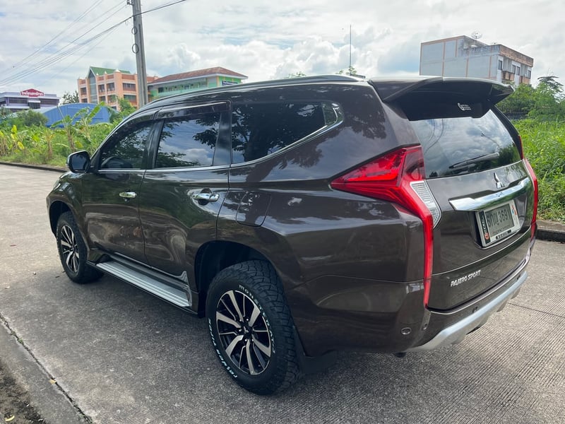 Mitsubishi pajero 2.4 GT 2017