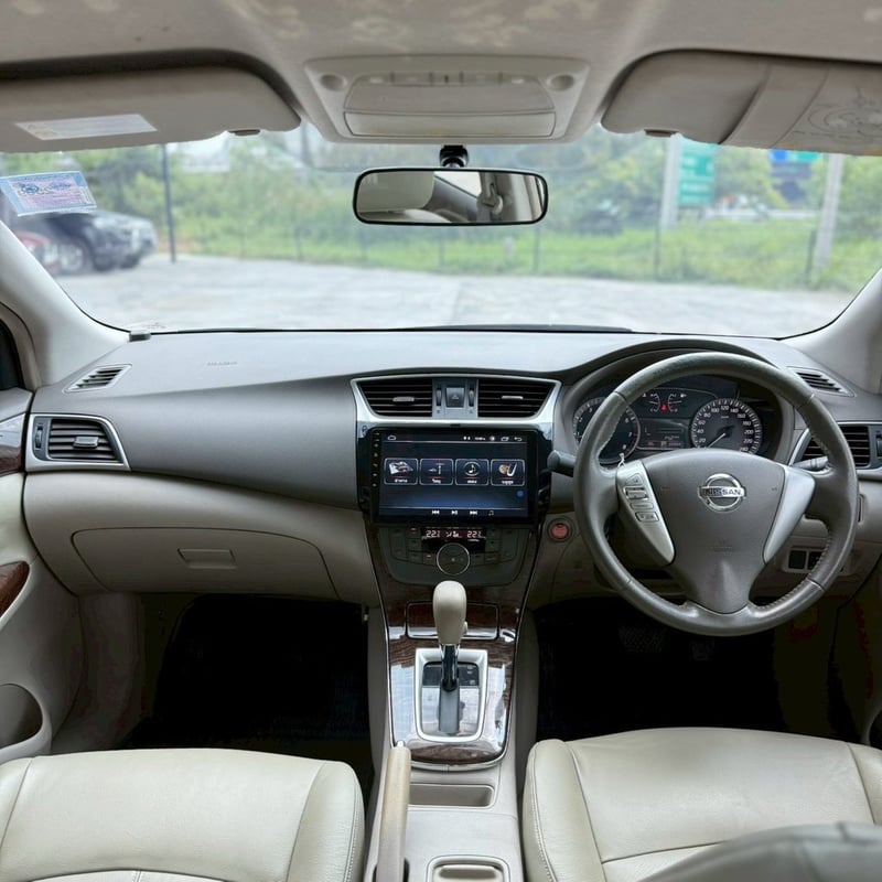 Nissan Sylphy 1.6 V ปี 2013 สีขาว – 