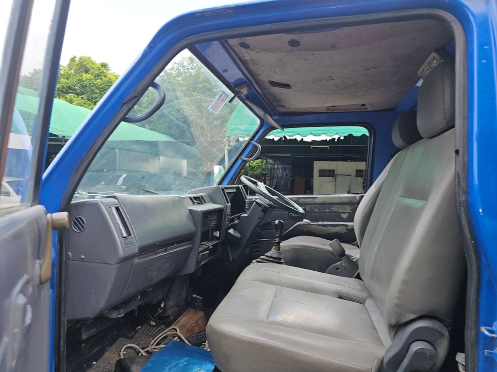 Isuzu 4ล้อ กลาง 74แรงม้า ขาย 125000 เอกสารครบ ขับได้เลย
