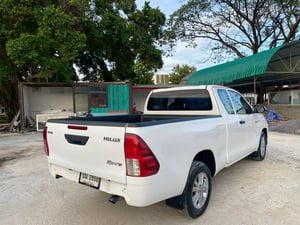 2016 Toyota Revo 2.4 cab 2016 Toyota Revo 2.4 cab