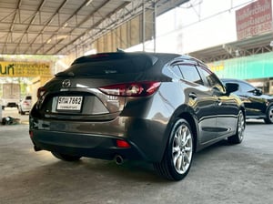 Mazda 3 2.0 S ปี 15 จด 16 รถบ้านมือเดียวสวยๆพร้อมใช้งาน เลขไมล์ เพียง 110,000 กม. ราคา 299,000 บาท สอบถาม 0853375537 เอ