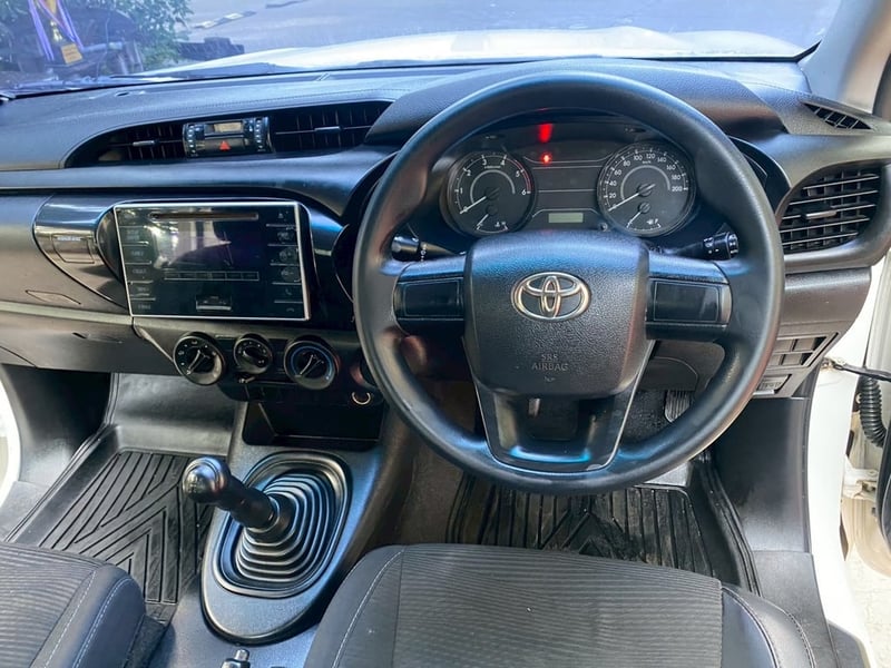 2016 Toyota Revo 2.4 cab 2016 Toyota Revo 2.4 cab