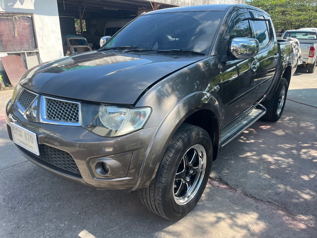 2013 Mitsubishi triton 2.5 vgs Mt 2013 Mitsubishi triton 2.5 vgs Mt