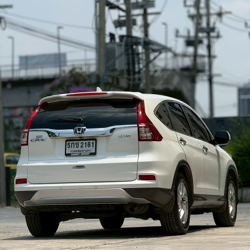 Honda CR-V G4 2.0 E (4WD) ปี 2016 สีขาว –รถ5ที่นั่ง ขับ 4 ล้อ สภาพสวยจัด ราคา 399,000.-  ✨ เครดิตดี ฟรีดาวน์ ✨ ผ่อน 7,xxx