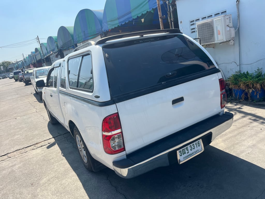 2012 Toyota Vigo 2.5 mt cab 2012 Toyota Vigo 2.5 mt cab