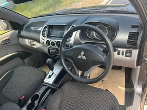 Mitsubishi triton 2.5 At 4 ประตู ขาย 228000 สอบถาม 0853375537