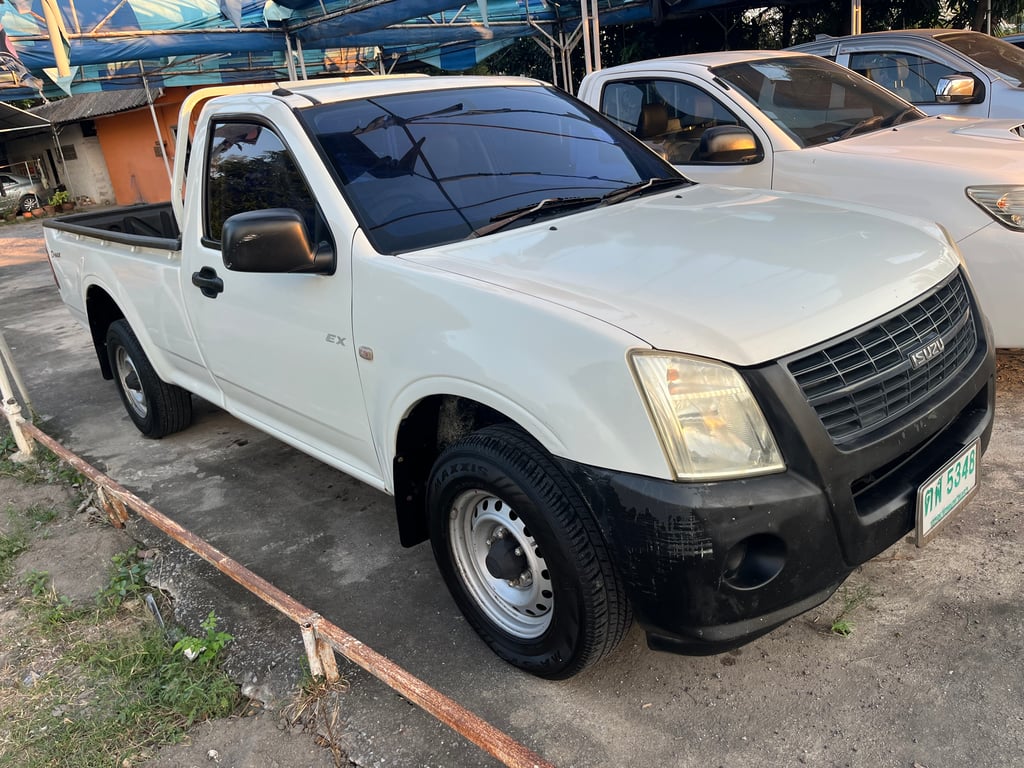 Isuzu ตอนเดียว Isuzu ตอนเดียว