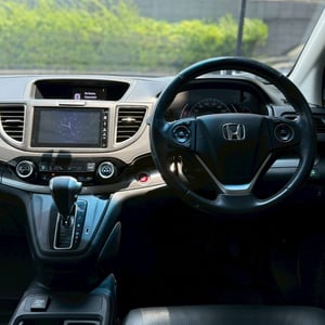 Honda CR-V G4 2.0 E (4WD) ปี 2016 สีขาว –รถ5ที่นั่ง ขับ 4 ล้อ สภาพสวยจัด ราคา 399,000.-  ✨ เครดิตดี ฟรีดาวน์ ✨ ผ่อน 7,xxx