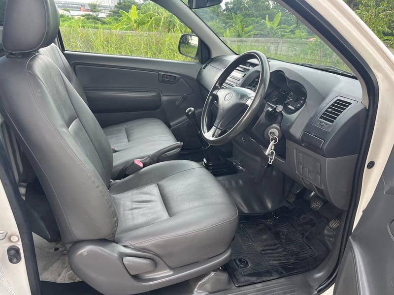 2012 Toyota Vigo 2.5 mt ดีเซล 2012 Toyota Vigo 2.5 mt ดีเซล