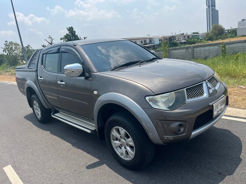 Mitsubishi triton 2.5 At 4 ประตู ขาย 228000 สอบถาม 0853375537