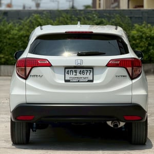 Honda HR-V 1.8 E ปี 2015 สีขาว –