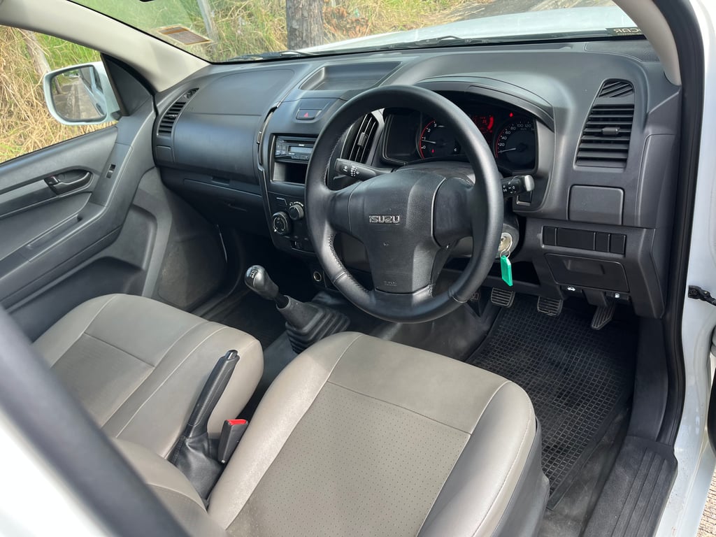 2019 Isuzu 1.9 6 mt 2019 Isuzu 1.9 6 mt