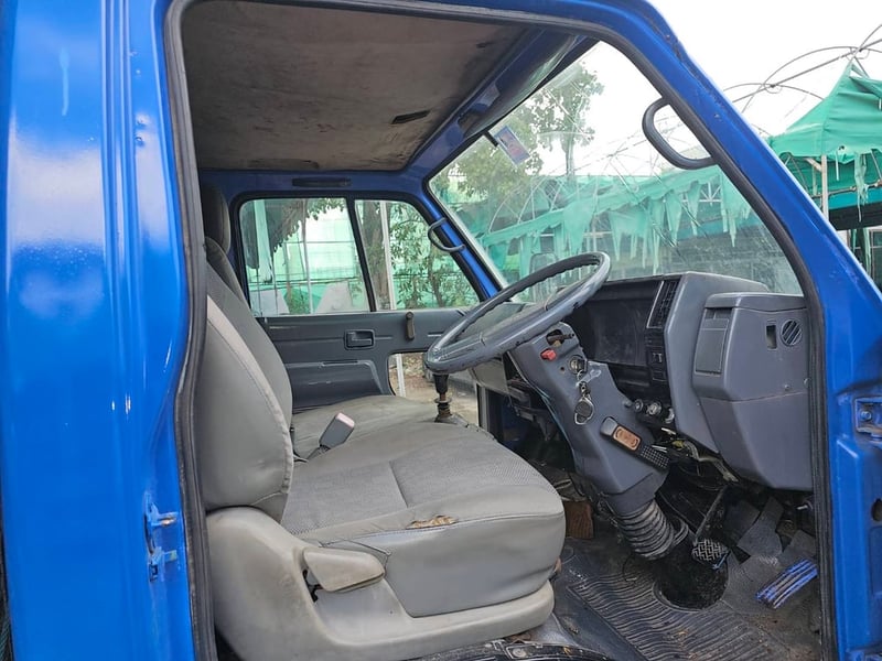 Isuzu 4ล้อ กลาง 74แรงม้า ขาย 125000 เอกสารครบ ขับได้เลย