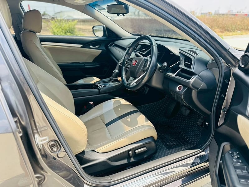  🚗 #HONDA CIVIC 1.8EL (FC) ปี2019 ⚪ สีเทา | เกียร์ออโต้ | เครื่องเบนซิน ✅ รถบ้านแท้ มือเดียวออกห้าง ✅ เข้าศูนย์ตลอด เช็กประวัติได้ ✅ ภายในสวย ภายนอกเนี๊ยบ ✅ มีวารันตีหลังการขาย  💸 ราคาเพียง 499,000 บาท