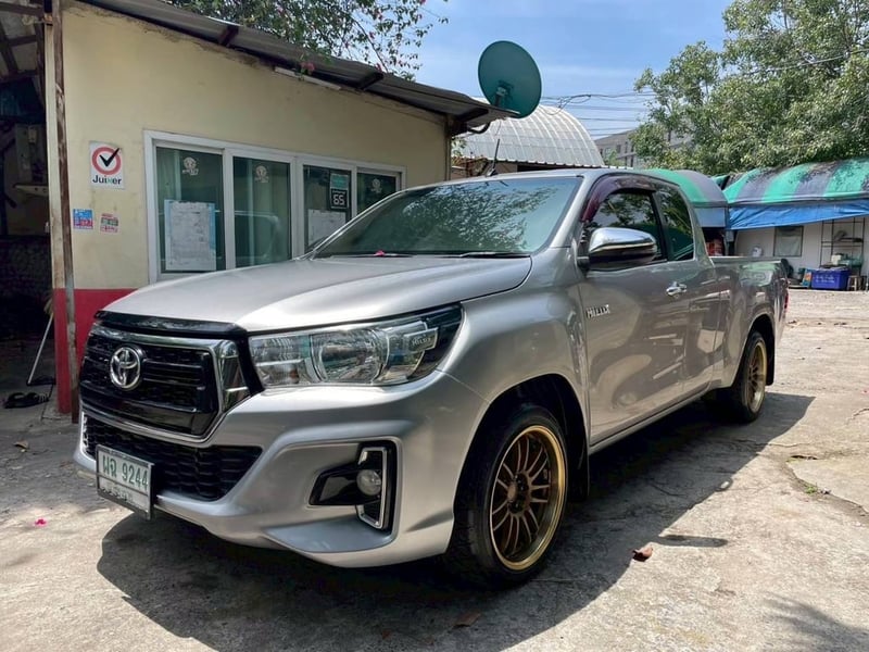2019 Toyota revo 2.4 z edition mt   ขาย 298,000.-   มือเดียว เอกสารครบ มีนบุรี กทม  สอบถาม 0853375537