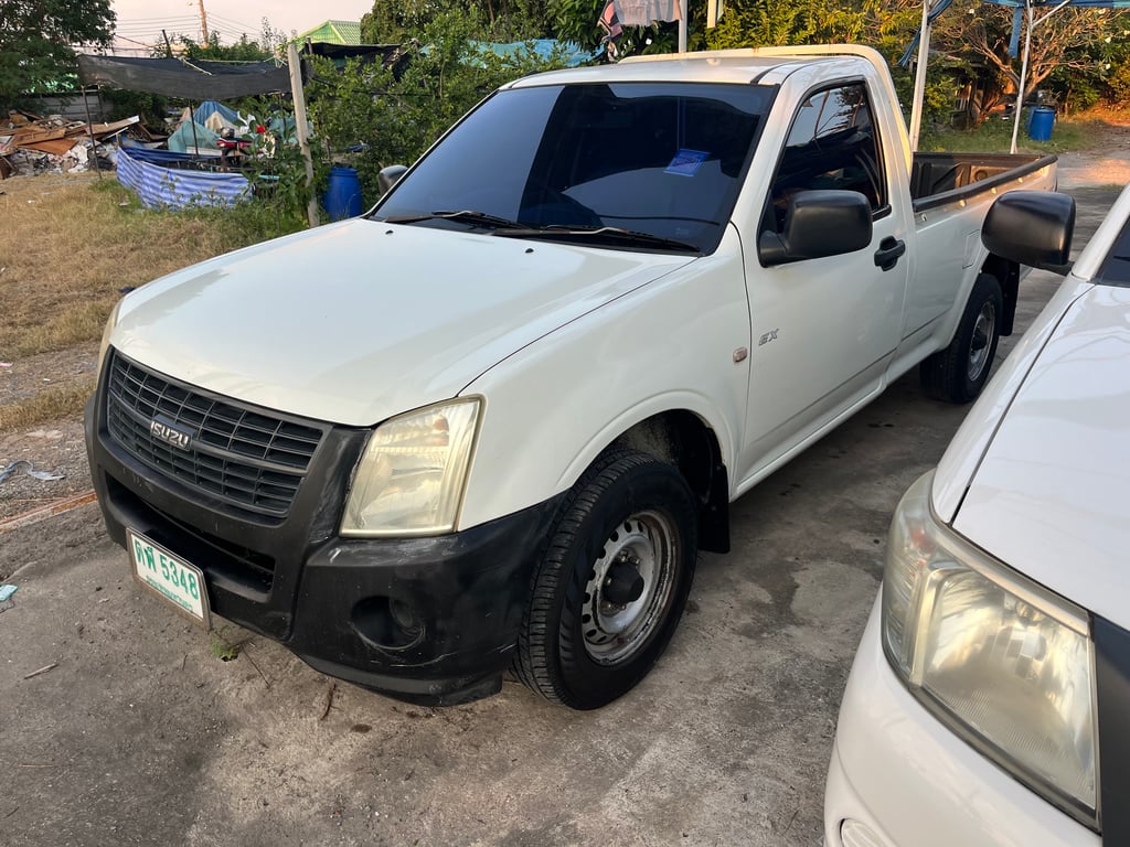 Isuzu ตอนเดียว Isuzu ตอนเดียว