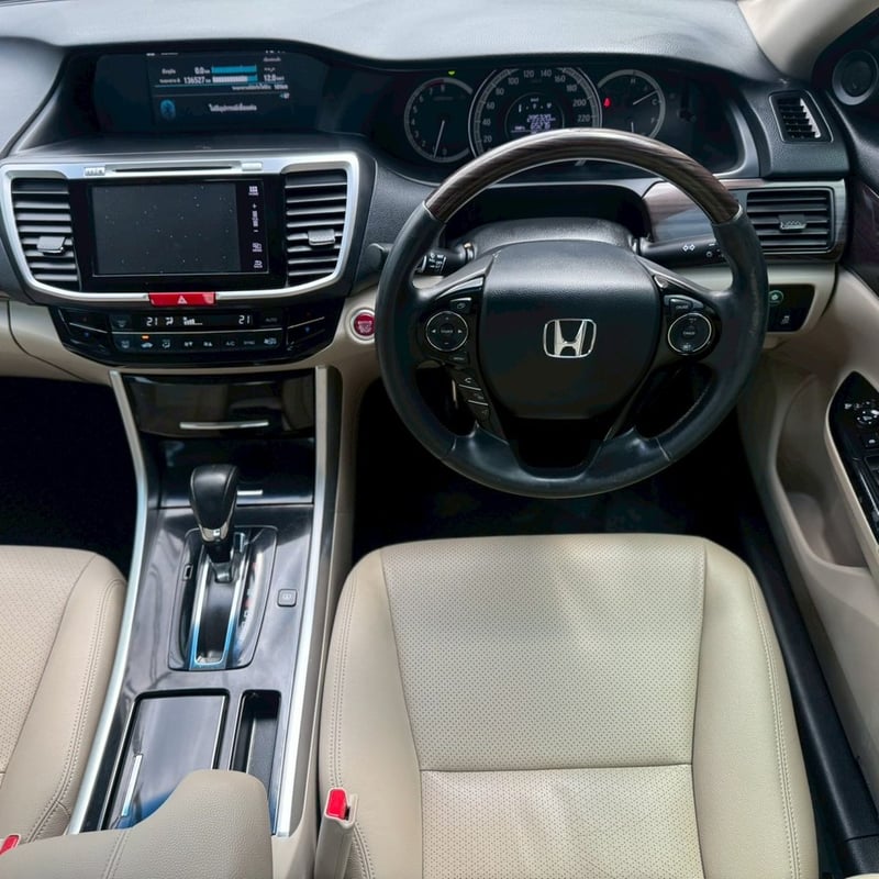 Honda Accord 2.0E ปี2018  19 สีดำ ราคา369,000บาท ไมล์29x,xxx km. มือเดียวป้ายแดง