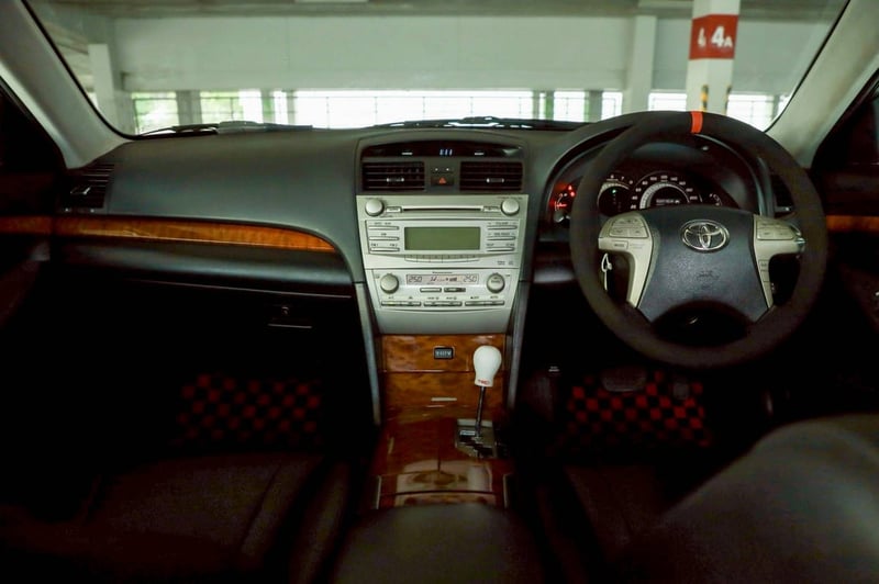 Toyota CAMRY 2.0 G EXTREMO ปี 2009 สีขาว สปอร์ต