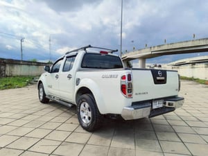 NISSAN NAVARA 2.5 LE CALIBRE 4 ประตู NISSAN NAVARA 2.5 LE CALIBRE 4 ประตู