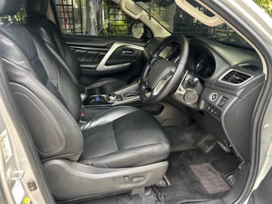 2015 Mitsubishi Pajero 2.4 GT 2015 Mitsubishi Pajero 2.4 GT