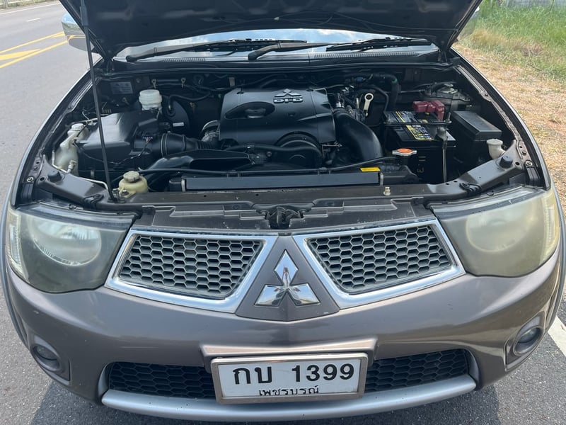 Mitsubishi triton 2.5 At 4 ประตู ขาย 228000 สอบถาม 0853375537