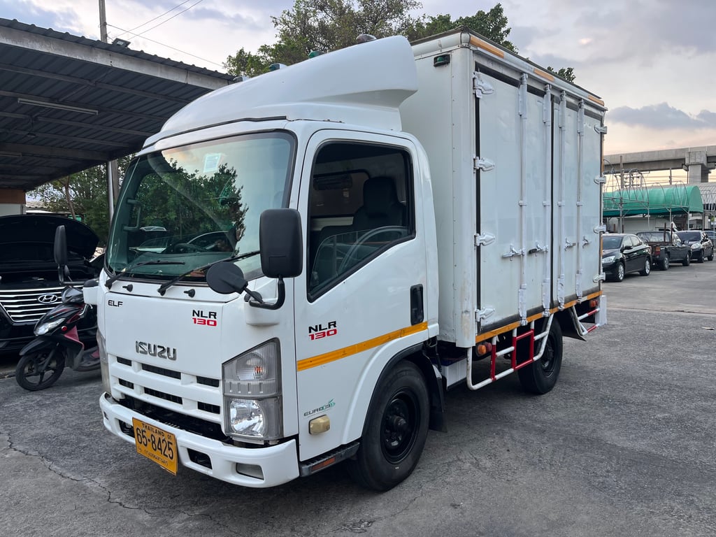 ISUZU NLR รถบรรทุก 4ล้อ ตู้แห้ง ปี2011 เลขไมล์น้อยกว่า 500,000 กม.