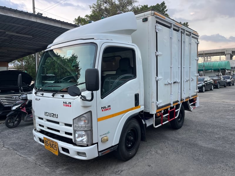 ISUZU NLR รถบรรทุก 4ล้อ ตู้แห้ง ปี2011 เลขไมล์น้อยกว่า 500,000 กม.