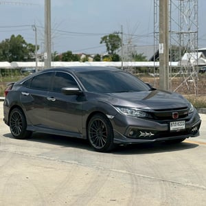  🚗 #HONDA CIVIC 1.8EL (FC) ปี2019 ⚪ สีเทา | เกียร์ออโต้ | เครื่องเบนซิน ✅ รถบ้านแท้ มือเดียวออกห้าง ✅ เข้าศูนย์ตลอด เช็กประวัติได้ ✅ ภายในสวย ภายนอกเนี๊ยบ ✅ มีวารันตีหลังการขาย  💸 ราคาเพียง 499,000 บาท
