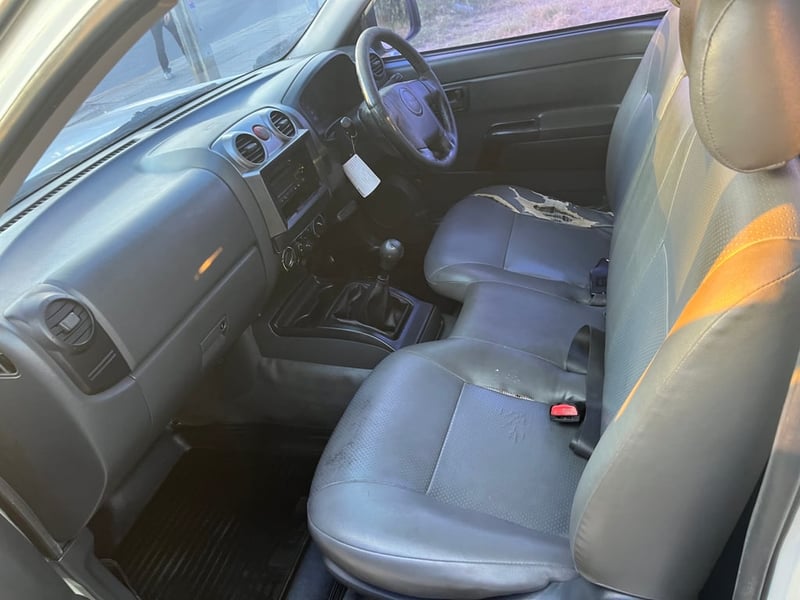 Isuzu ตอนเดียว Isuzu ตอนเดียว