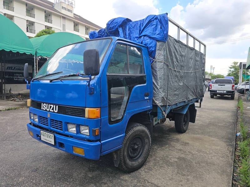 Isuzu 4ล้อ กลาง 74แรงม้า ขาย 125000 เอกสารครบ ขับได้เลย
