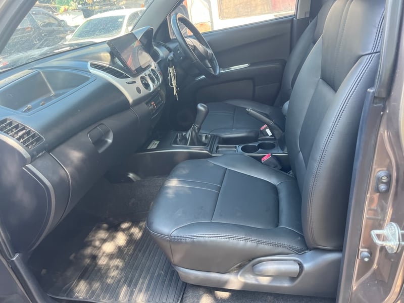 2013 Mitsubishi triton 2.5 vgs Mt 2013 Mitsubishi triton 2.5 vgs Mt