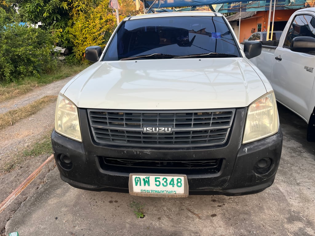 Isuzu ตอนเดียว Isuzu ตอนเดียว