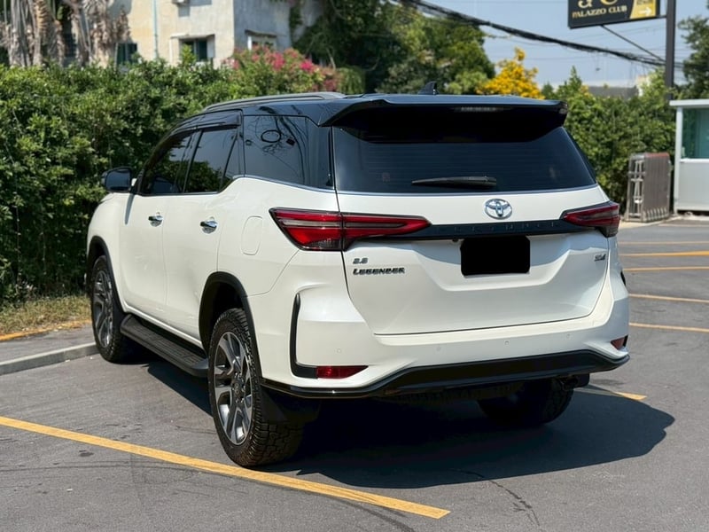 Toyota Fortuner 2.8Legender ขับ4 BlackTopปี2021    ขาย  1,059,000.- 
